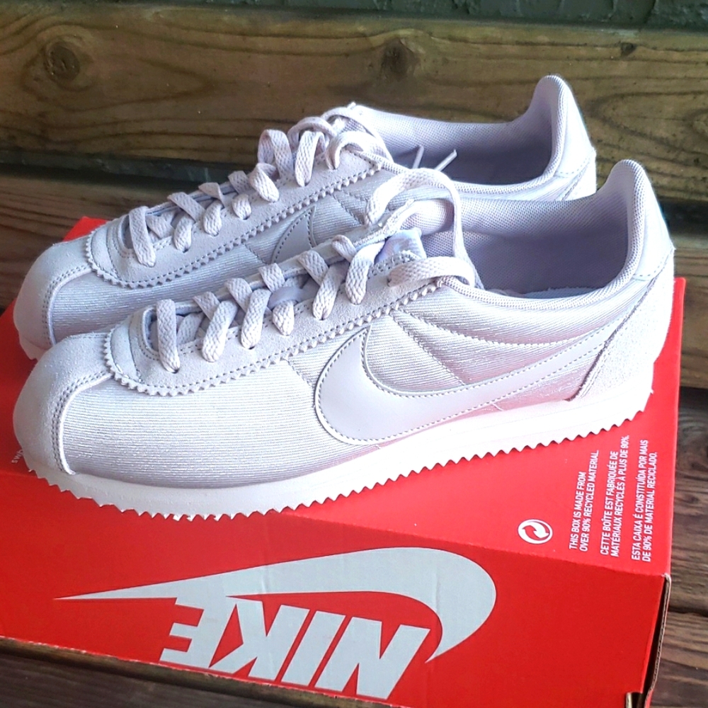 Nike Classic Sneakers